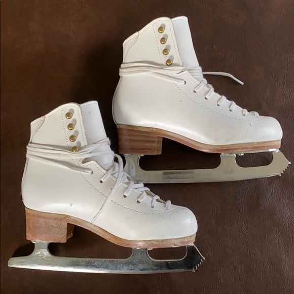 JACKSON Other - Ice skates